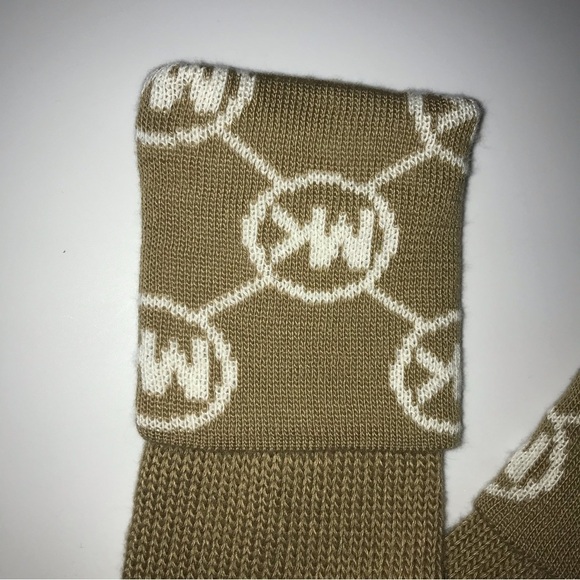 Michael Kors Womens Gloves MK Logo Knit Cuffed Gloves Camel One Size - Picture 4 of 5